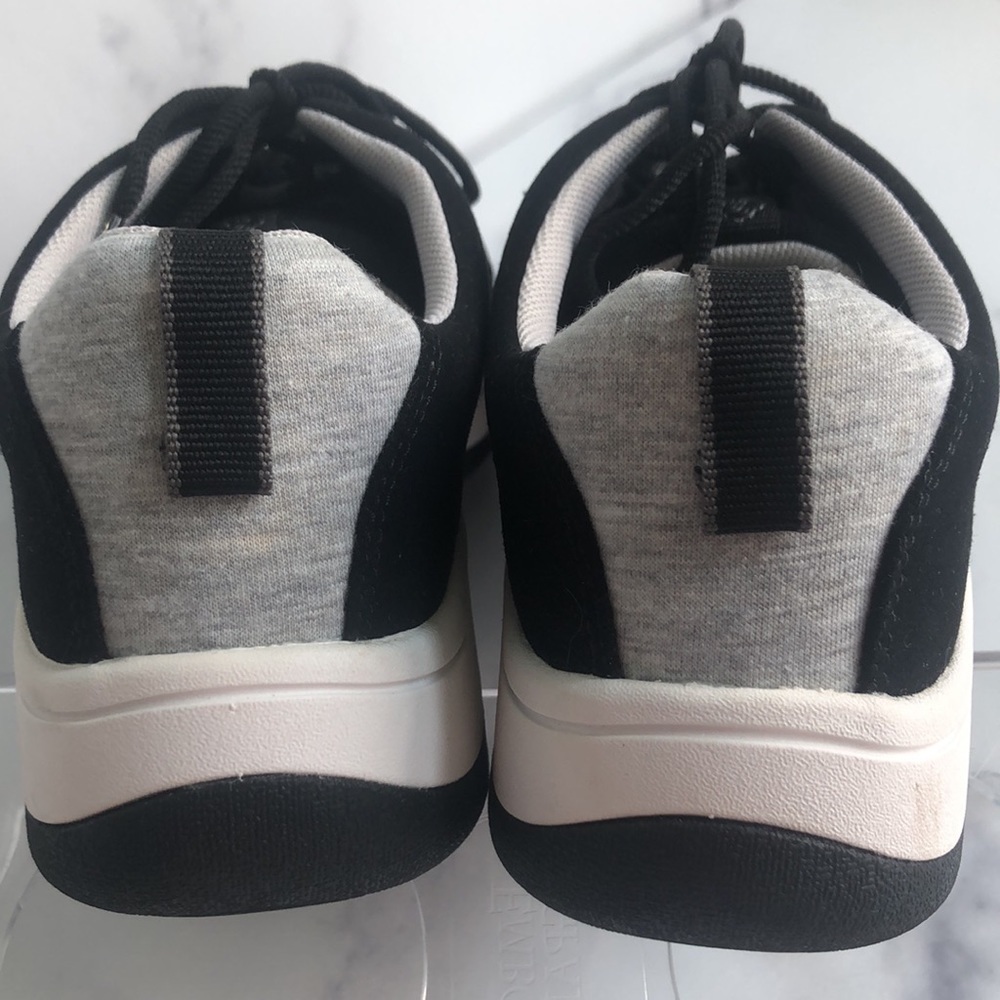 COPY - Clarks Cloudsteppers Black Snack Sneakers Size 7.5M lace up discontinued - Picture 3 of 12